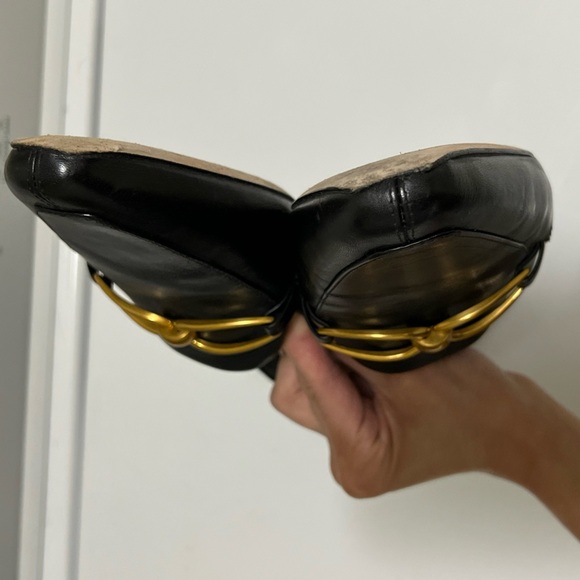 Veronica Beard Champlain Gold Chain Loafer
Black Leather Flats Size 10 - Picture 7 of 8